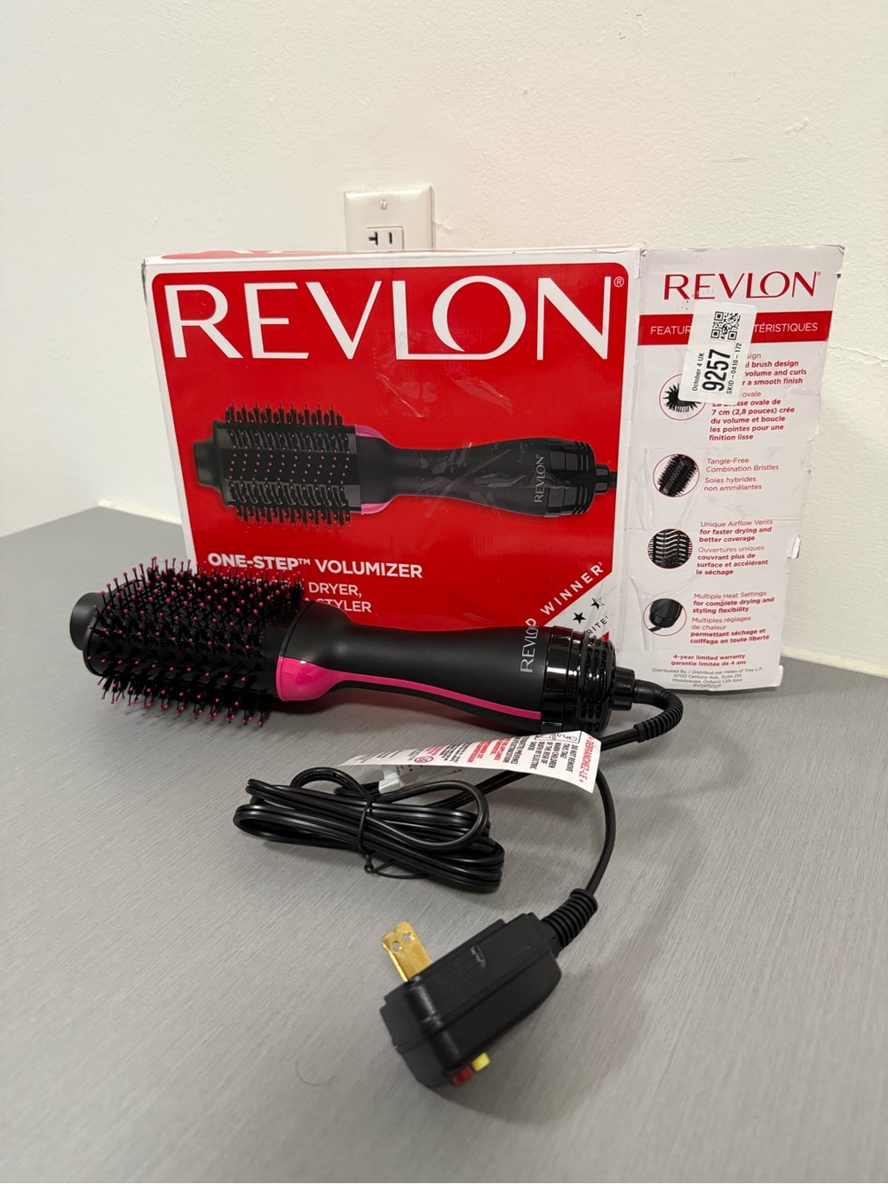 Revlon Hot Air Brush with Safety Plug, Damaged Box